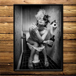 Woman on Toilet - black/white | Antoro.